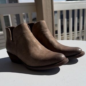 Born Kerri Avola Ankle Booties In Distressed Dark Grey-Sz 8.5